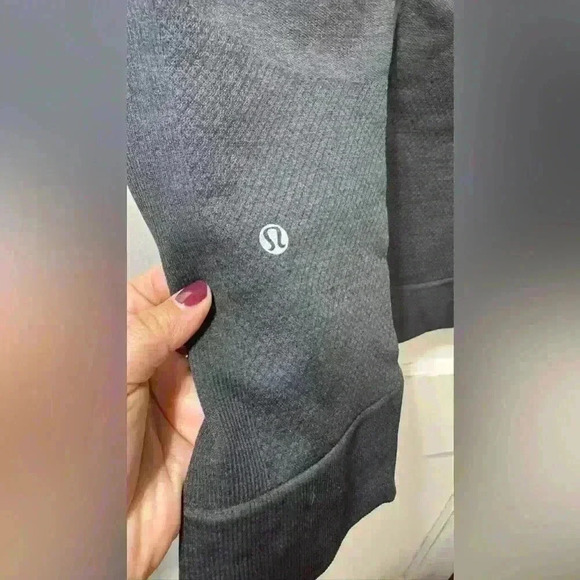 Lululemon Seamlessly Street Crop Leggings - Picture 3 of 3